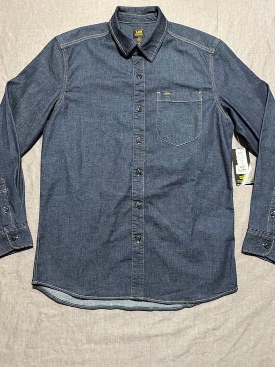 Lee Other - 🆕 Lee Men’s Extreme Motion Indigo Denim Button-Down Shirt